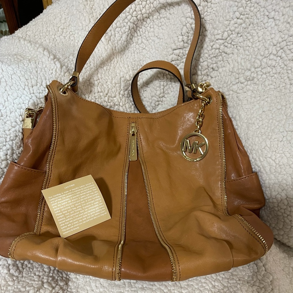 NWOT Michale Kors Leather Purse